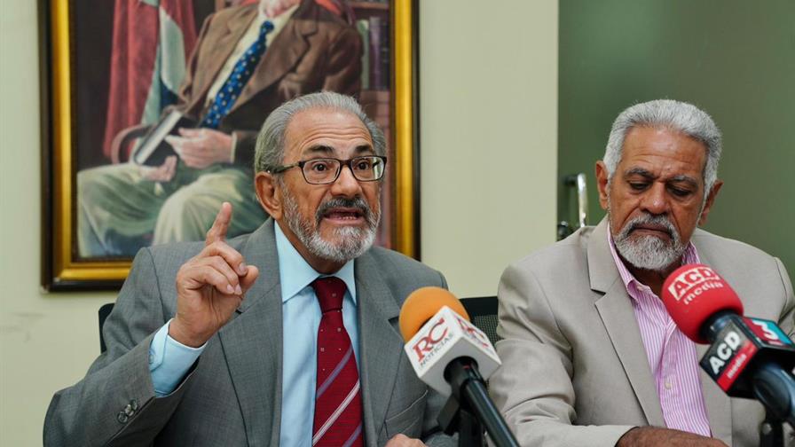 Fuerza del Pueblo denuncia presunta "venta de permisos ambientales" y exige auditoría Fuerza del Pueblo denuncia presunta "venta de permisos ambientales" y exige auditoría