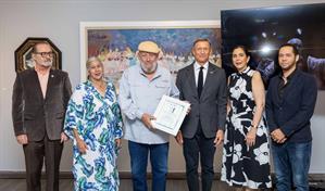 Freddy Ginebra recibe reconocimiento por su aporte a las artes escénicas iberoamericanas