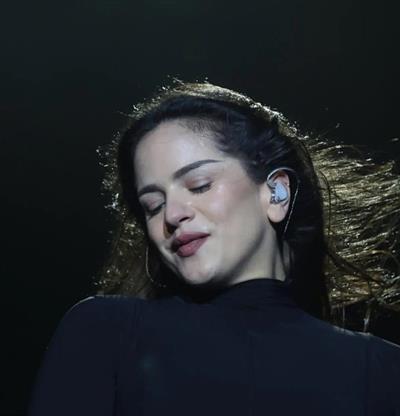 Lux de Rosal&iacute;a, entre los mejores discos de la lista de Variety