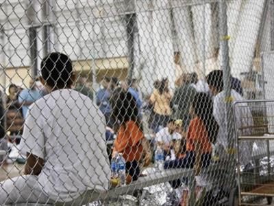 EE. UU. eleva 69 % los centros migratorios y fija récord