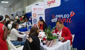 Ministerio de Trabajo ofrece 5,750 vacantes en jornada de empleo en Santiago