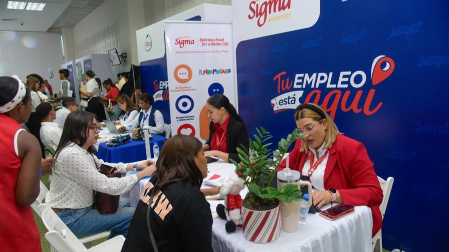 Ministerio de Trabajo ofrece 5,750 vacantes en jornada de empleo en Santiago
