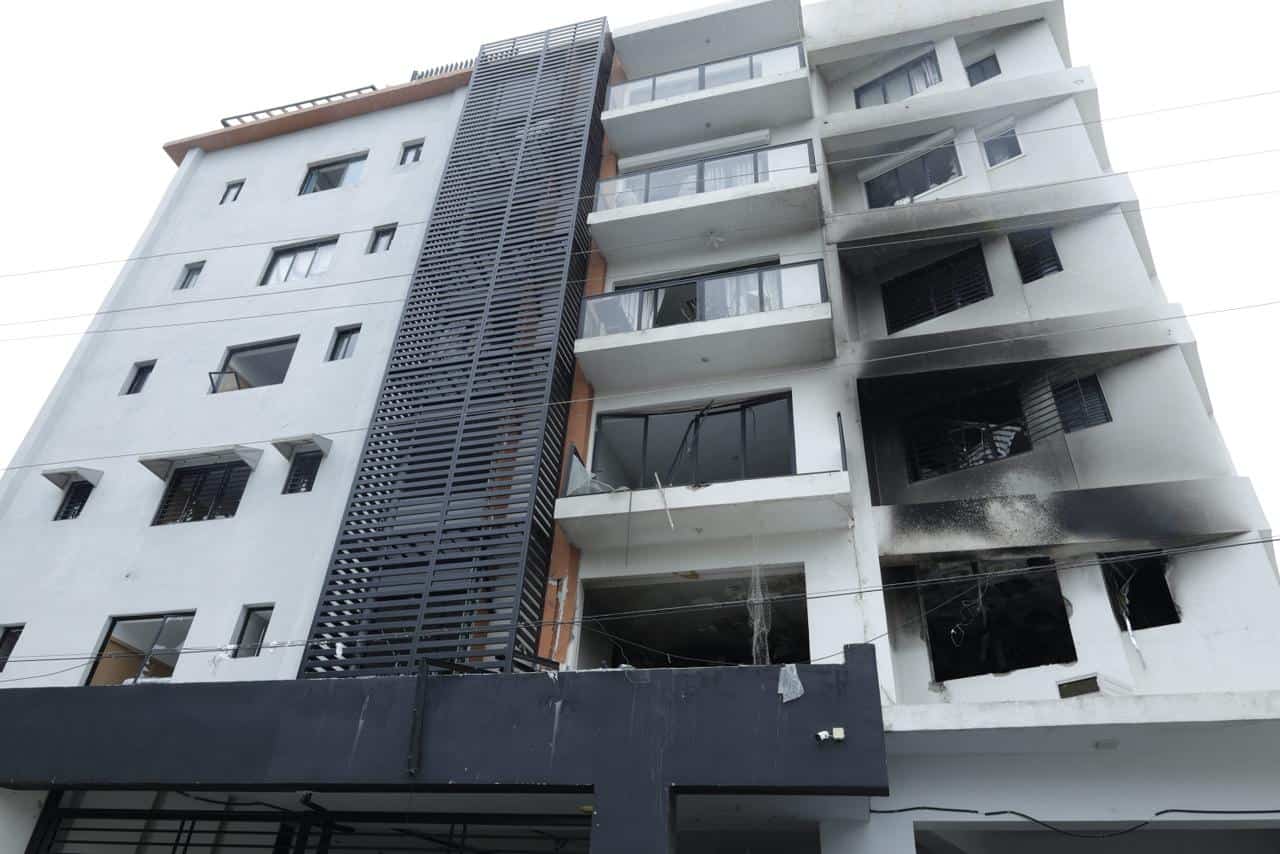 Daños causados por el incendio en la torre Intempo, en el sector Villa Marina.