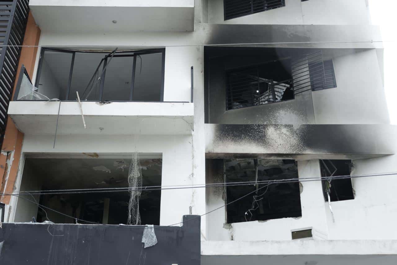 Daños causados por el incendio en la torre Intempo, en el sector Villa Marina.