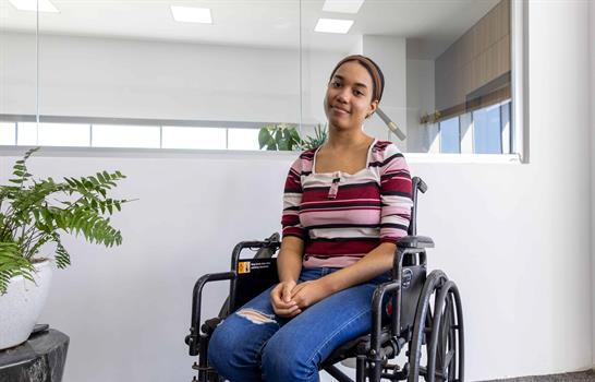 M&aacute;s all&aacute; de la limitaci&oacute;n: el camino de j&oacute;venes con discapacidad en carreras y oficios regulares