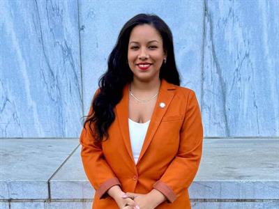 Amanda Séptimo se lanza para representar distrito en Washington