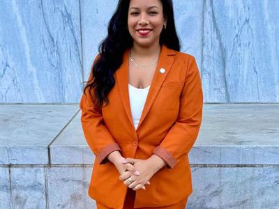 Amanda Séptimo anuncia suspensión de campaña al Congreso