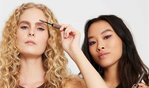 Brillo con moderaci&oacute;n, el maquillaje para esta Navidad