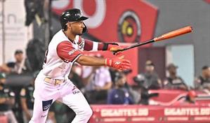 Johan Rojas se siente honrado de vestir la chaqueta del Cl&aacute;sico Mundial de B&eacute;isbol