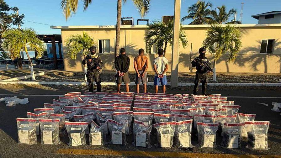 DNCD incauta 429 paquetes de coca&iacute;na en operativo en Ban&iacute;
