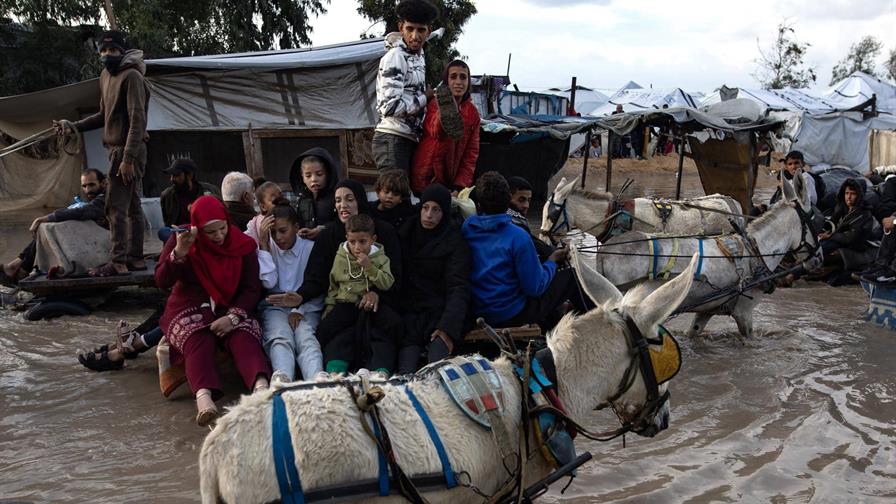 OMS: Al menos diez muertos en Gaza por lluvias y frío causados por temporal OMS: Al menos diez muertos en Gaza por lluvias y frío causados por temporal