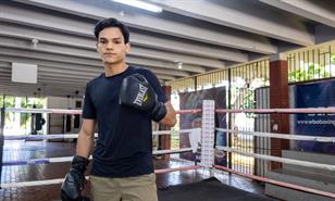 &acute;&acute;Se puede tenerlo todo y querer m&aacute;s&acute;&acute;: Sebasti&aacute;n Menc&iacute;a rompe el molde del boxeador dominicano