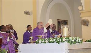 Sepultan en Barahona los restos de monse&ntilde;or Rafael Felipe N&uacute;&ntilde;ez