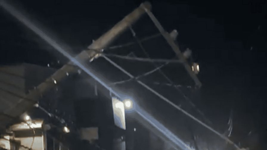 Edesur trabaja en la reposición de postes eléctricos derribados en Villa Altagracia Edesur trabaja en la reposición de postes eléctricos derribados en Villa Altagracia