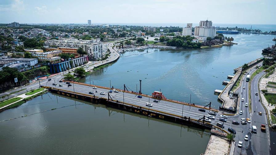 El puente flotante estar&aacute; cerrado por dos horas este s&aacute;bado por el paso de embarcaci&oacute;n
