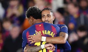 Un doblete de Raphinha hace más líder al Barça