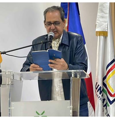 Pastor De Moya presenta su poemario "Álgebra de peces" en la Universidad del Caribe