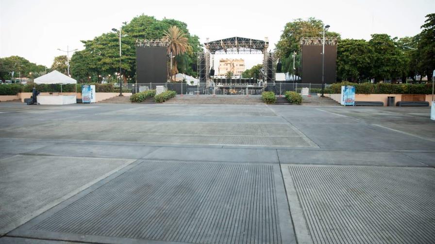 Parque Eugenio María de Hostos queda en total limpieza tras concierto de Rauw Alejandro Parque Eugenio María de Hostos queda en total limpieza tras concierto de Rauw Alejandro