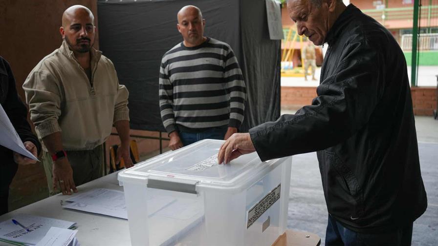 Chile elige presidente con la ultraderecha como favorita por primera vez desde la dictadura Chile elige presidente con la ultraderecha como favorita por primera vez desde la dictadura