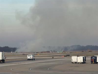 Incidente de avión genera incendio en aeropuerto de Washington