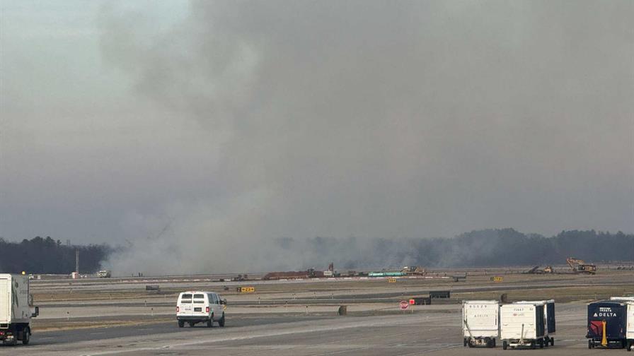 Incidente de avión causa incendio en aeropuerto de Washington Incidente de avión causa incendio en aeropuerto de Washington