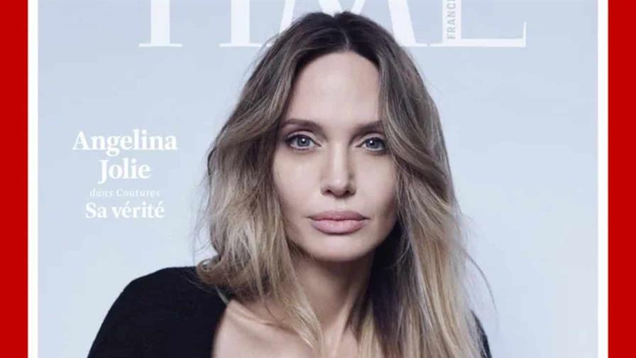 Angelina Jolie muestra cicatriz de su mastectomía preventiva en edición francesa de Time Angelina Jolie muestra cicatriz de su mastectomía preventiva en edición francesa de Time