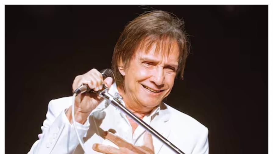 El cantante Roberto Carlos sufre accidente automovilístico durante la grabación de especial navideño El cantante Roberto Carlos sufre accidente automovilístico durante la grabación de especial navideño