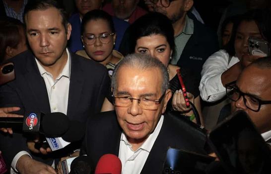 Danilo Medina cuestiona respuesta del Gobierno ante crisis econ&oacute;mica por guerra en Medio Oriente