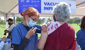 Ecuador vacuna a 56,495 personas contra la influenza para reducir la circulaci&oacute;n del virus