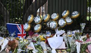 El h&eacute;roe que desarm&oacute; a uno de los autores del atentado en S&iacute;dney recibi&oacute; dos disparos