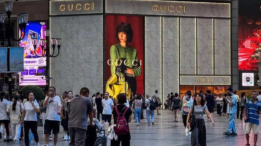 Investigación en Italia por explotación laboral alcanza a 13 gigantes del lujo como Gucci y Prada Investigación en Italia por explotación laboral alcanza a 13 gigantes del lujo como Gucci y Prada