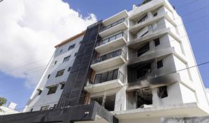 Residentes en edificio afectado por explosi&oacute;n en Villa Marina regresan por sus pertenencias