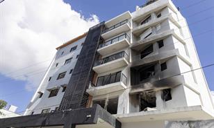 Residentes en edificio afectado por explosi&oacute;n en Villa Marina regresan por sus pertenencias