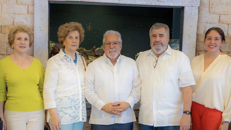 Asociaci&oacute;n Dominicana de Belenistas y &Aacute;gora inauguran exposici&oacute;n "Nacimiento del Ni&ntilde;o Jes&uacute;s"