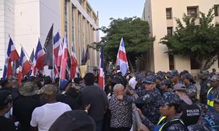 Protestan en el Palacio de Justicia pidiendo prisi&oacute;n para imputados en el caso Senasa