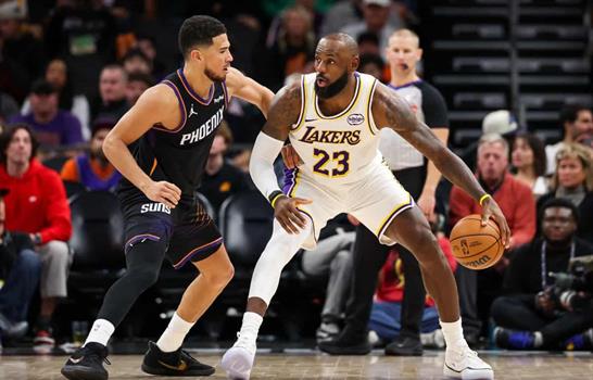 LeBron James a un partido de quedar fuera de ser elegible para los premios de fin de a&ntilde;o de la NBA