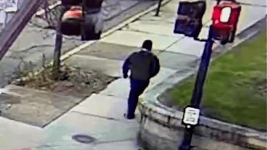 Las autoridades siguen buscando al autor del tiroteo en la Universidad de Brown Las autoridades siguen buscando al autor del tiroteo en la Universidad de Brown