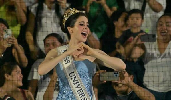 Cerca de 350 mil acompa&ntilde;an a Miss Universo F&aacute;tima Bosch en eventos de recibimiento en M&eacute;xico