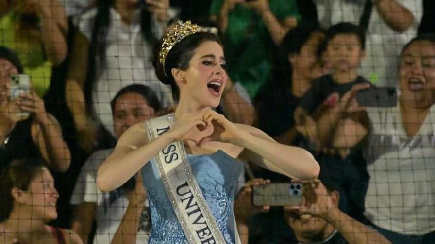 Cerca de 350 mil acompañan a Miss Universo Fátima Bosch en eventos de recibimiento en México Cerca de 350 mil acompañan a Miss Universo Fátima Bosch en eventos de recibimiento en México