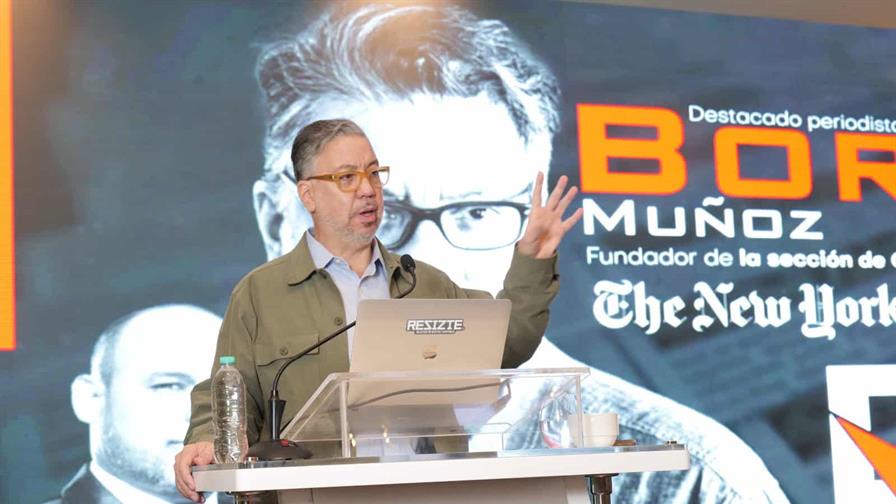 Periodista Boris Mu&ntilde;oz advierte sobre la p&eacute;rdida de criterio en el periodismo en la era digital