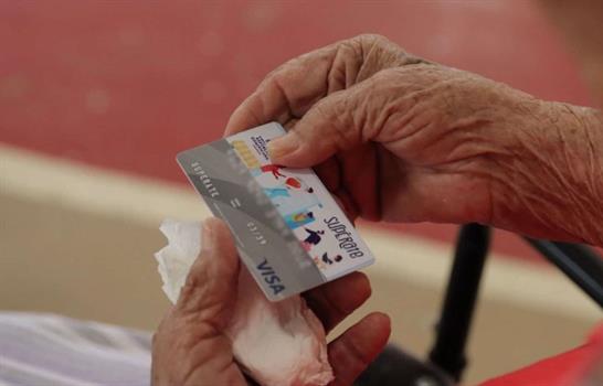 El 38.5 % de los hogares dominicanos recibi&oacute; el subsidio de alimentaci&oacute;n