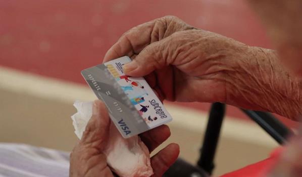 El 38.5 % de los hogares dominicanos recibi&oacute; el subsidio de alimentaci&oacute;n