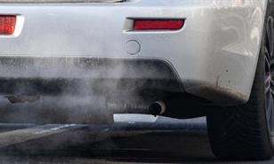 La UE renuncia a prohibir totalmente la venta de coches de combusti&oacute;n a partir de 2035