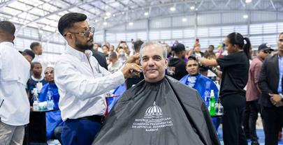 Luis Abinader se recorta en el polideportivo Nuevo Domingo Savio