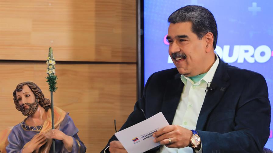 Maduro confía que en EE. UU. le van a amarrar las manos a locos que quieren una guerra Maduro confía que en EE. UU. le van a amarrar las manos a locos que quieren una guerra