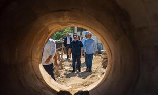 Paliza visita monorriel de Santiago y dice obra  impulsar&aacute; la movilidad