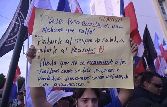 Justicia bajo presi&oacute;n: confianza, cr&iacute;tica y Estado de derecho