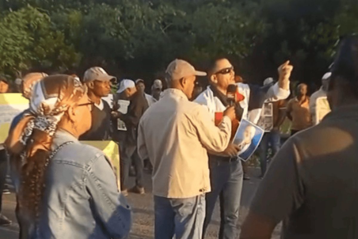 Pobladores de Hato Nuevo reclaman soluciones del gobierno.