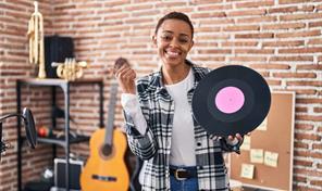 El resurgimiento del vinilo: un fenómeno impulsado por la generación Z El resurgimiento del vinilo: un fenómeno impulsado por la generación Z
