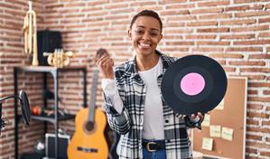 El resurgimiento del vinilo: un fen&oacute;meno impulsado por la generaci&oacute;n Z